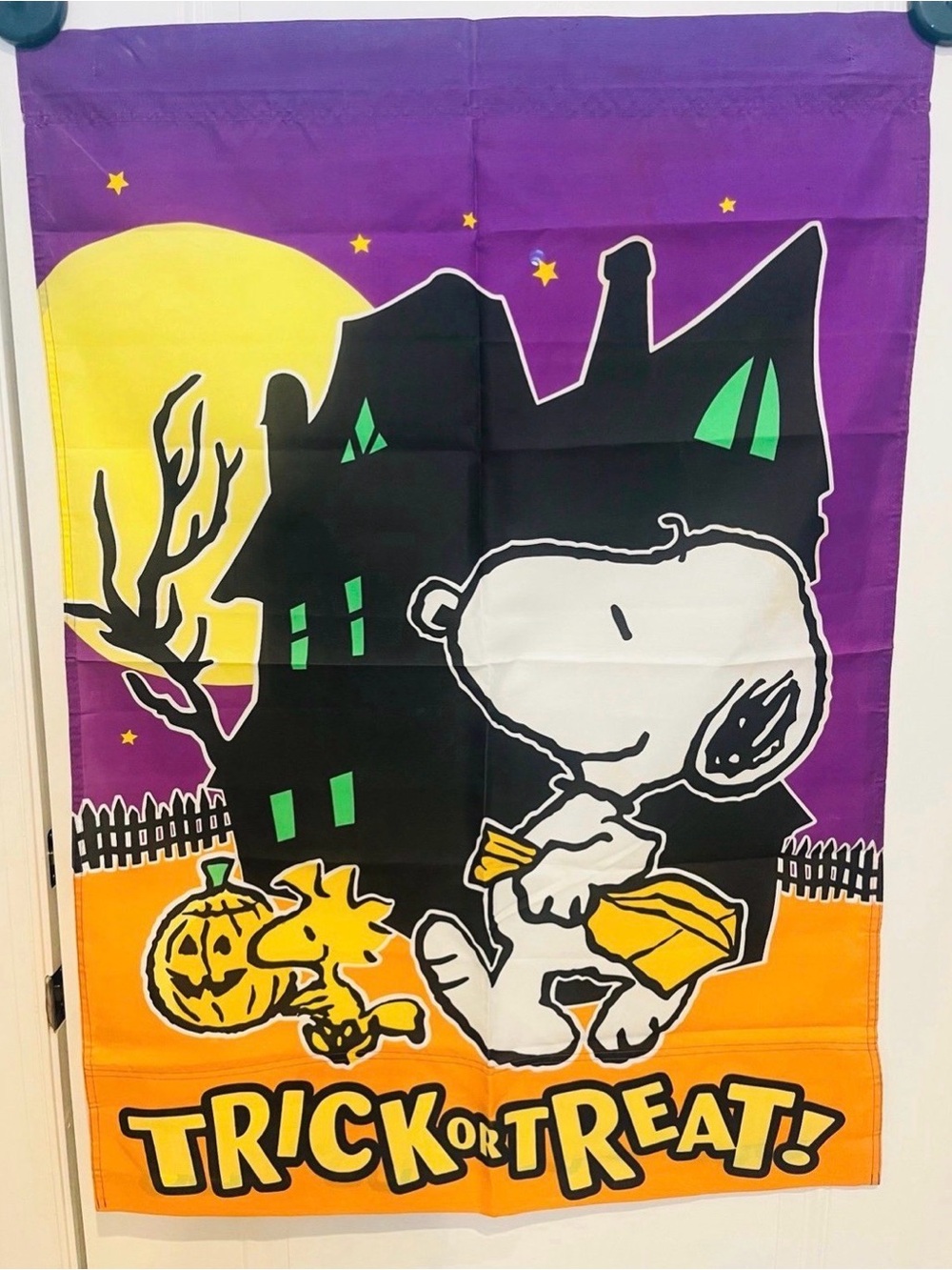 Snoopy & Woodstock Halloween Trick or Treat Peanuts Gang Vintage House Flag - Picture 8 of 12